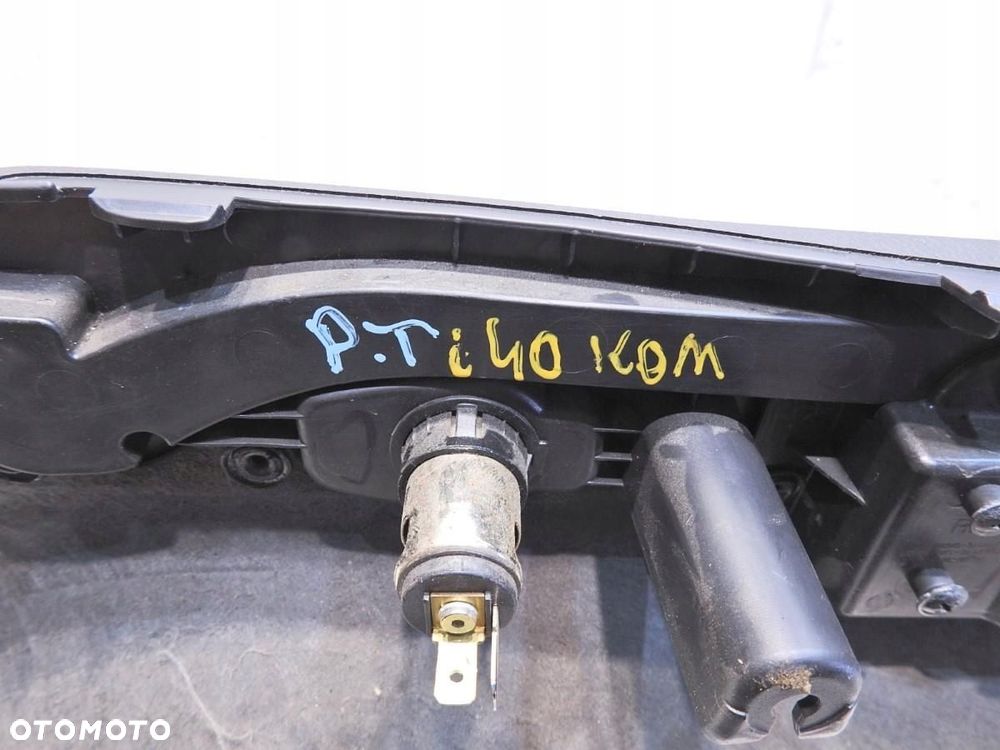 TAPICERKA BAGAŻNIKA PRAWY TYŁ HYUNDAI i40 KOMBI - 2