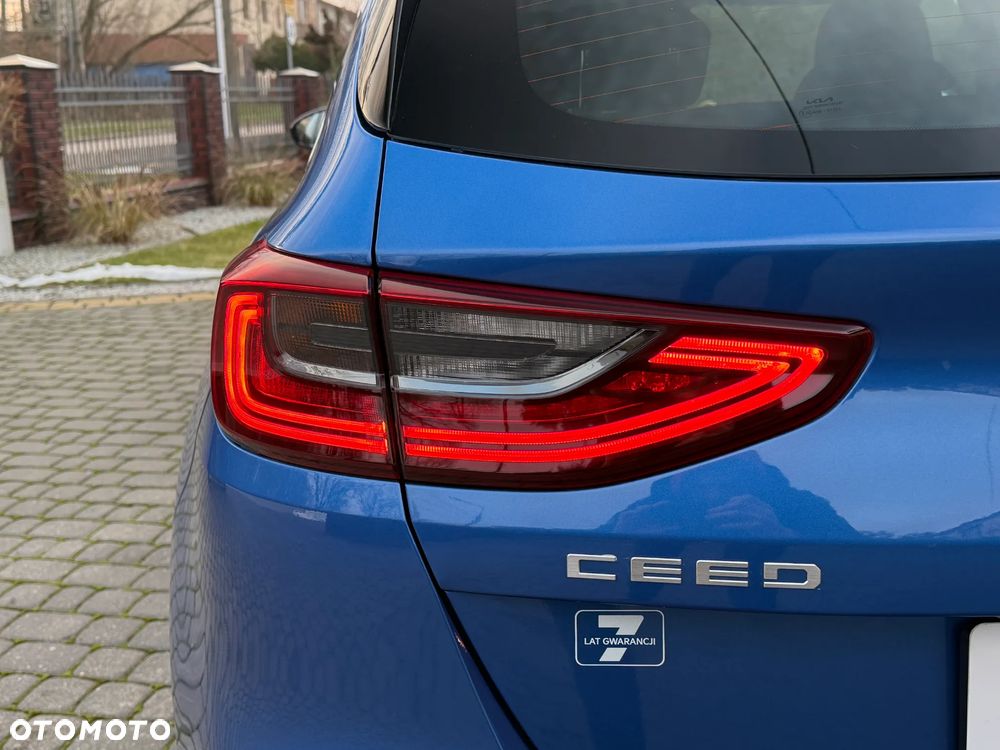 Kia Ceed 1.5 T-GDI M - 10
