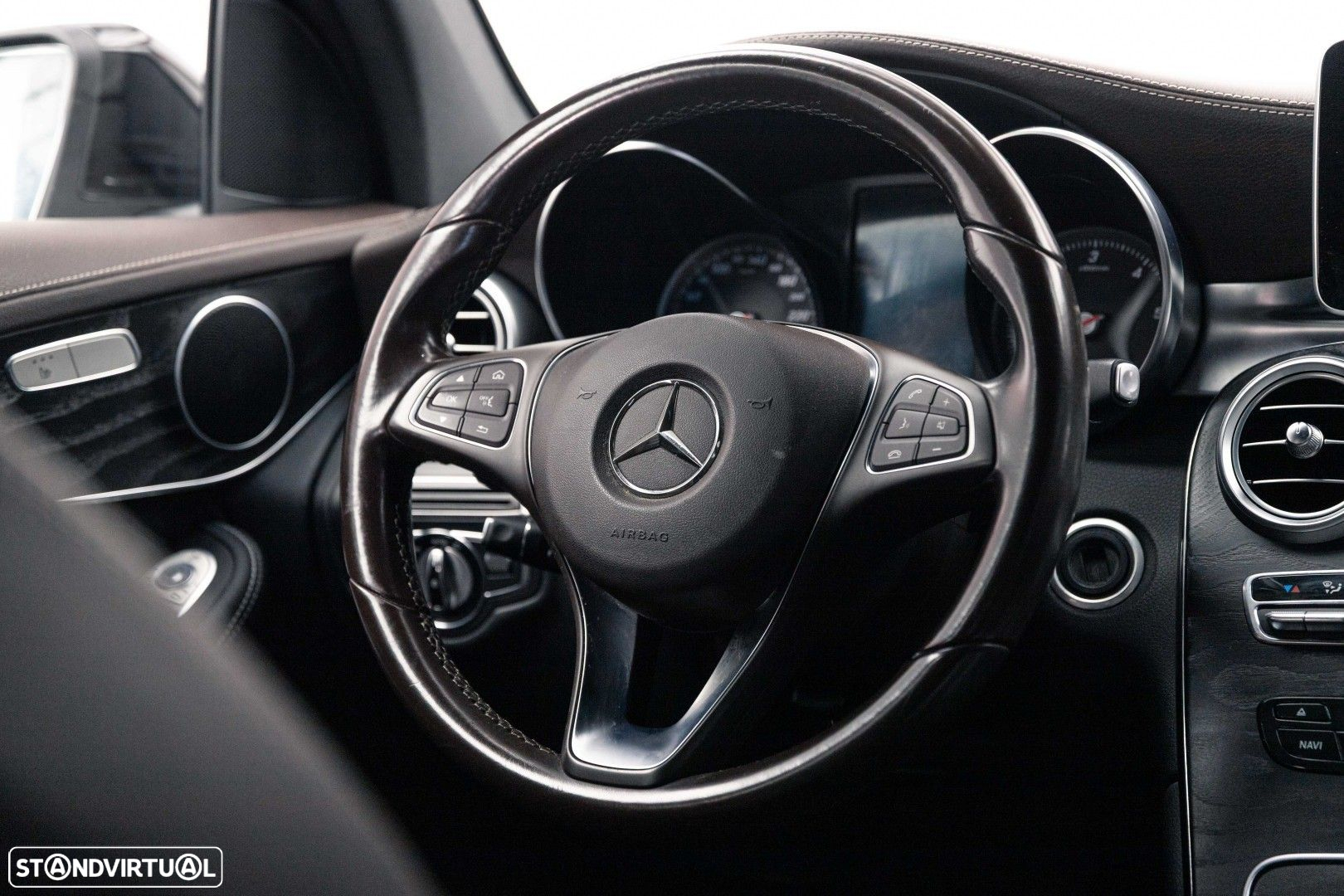 Mercedes-Benz GLC 220 d 4Matic 9G-TRONIC Exclusive - 24