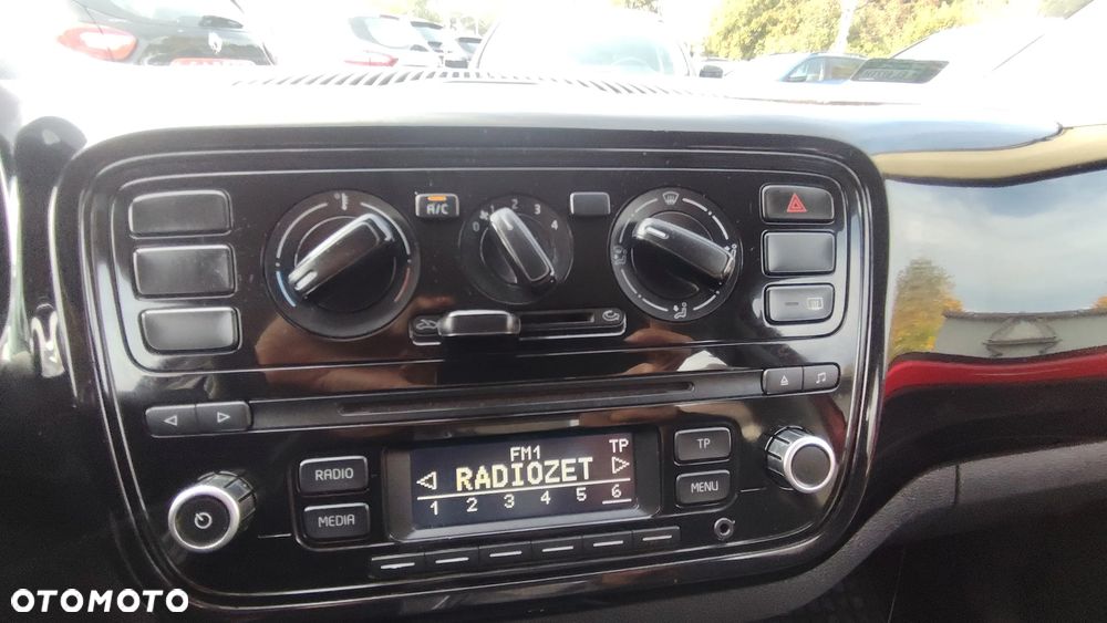 Volkswagen up! - 31