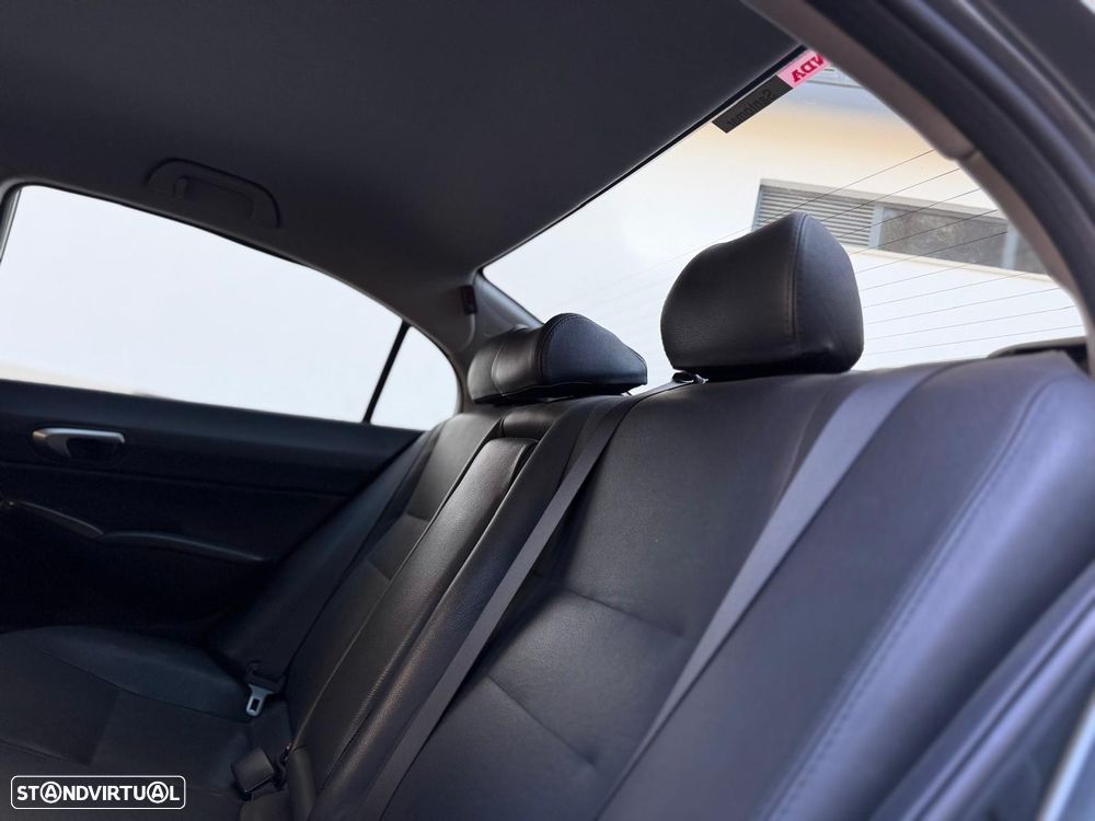 Honda Civic 1.3 DSI i-VTEC Hybrid Elegance - 19
