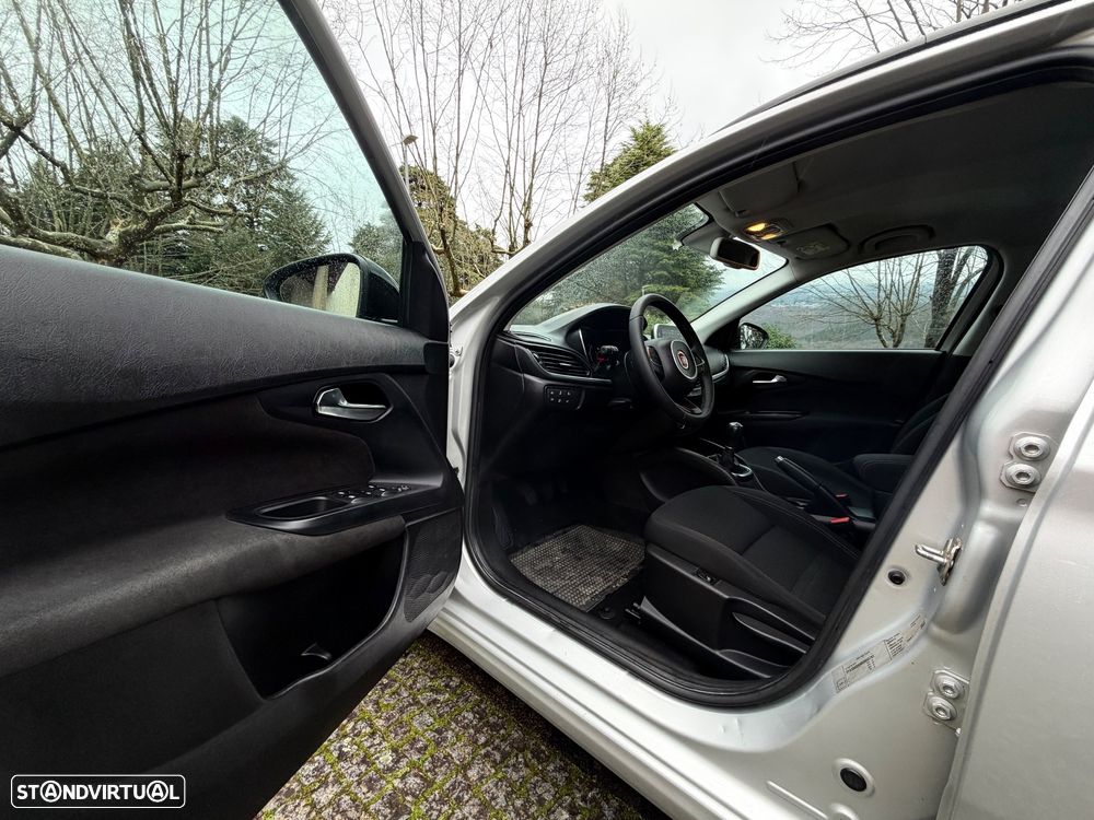 Fiat Tipo Station Wagon 1.3 M-Jet Lounge Tech - 17