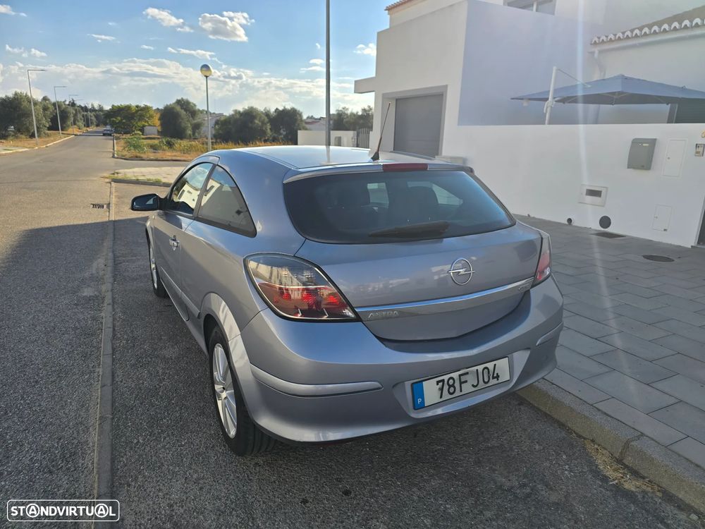 Opel Astra GTC 1.3 CDTi - 4