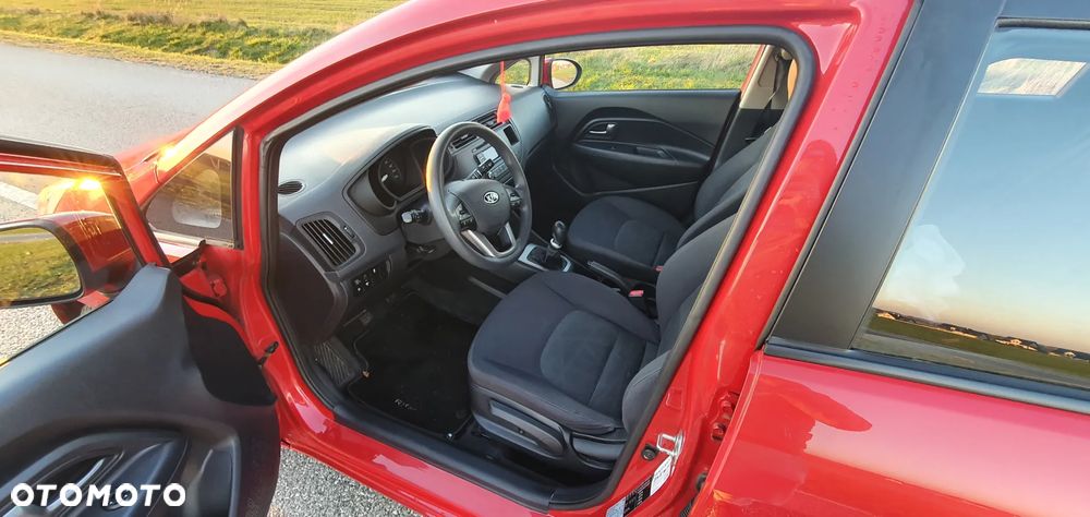 Kia Rio 1.4 Edition 7 - 10