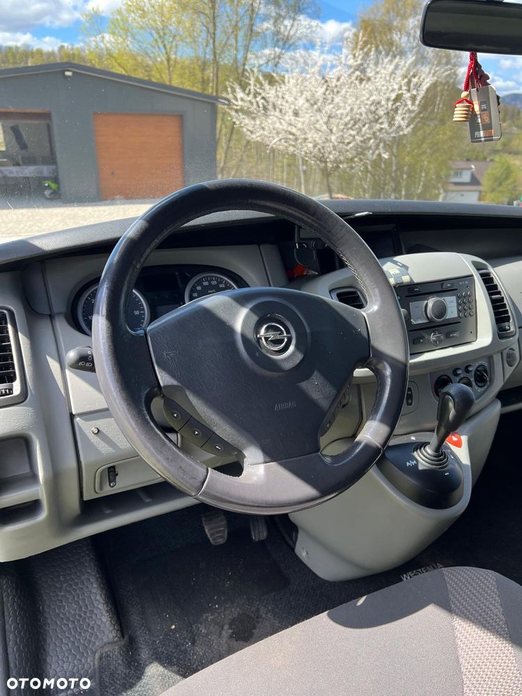 Opel Vivaro - 10