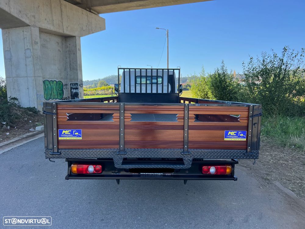 Mitsubishi Fuso Canter 3C13 AC 5,50m caixa - 9