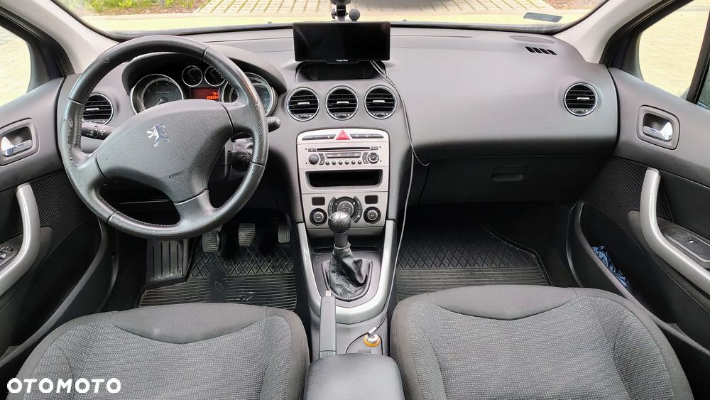 Peugeot 308 120 VTi Family - 11