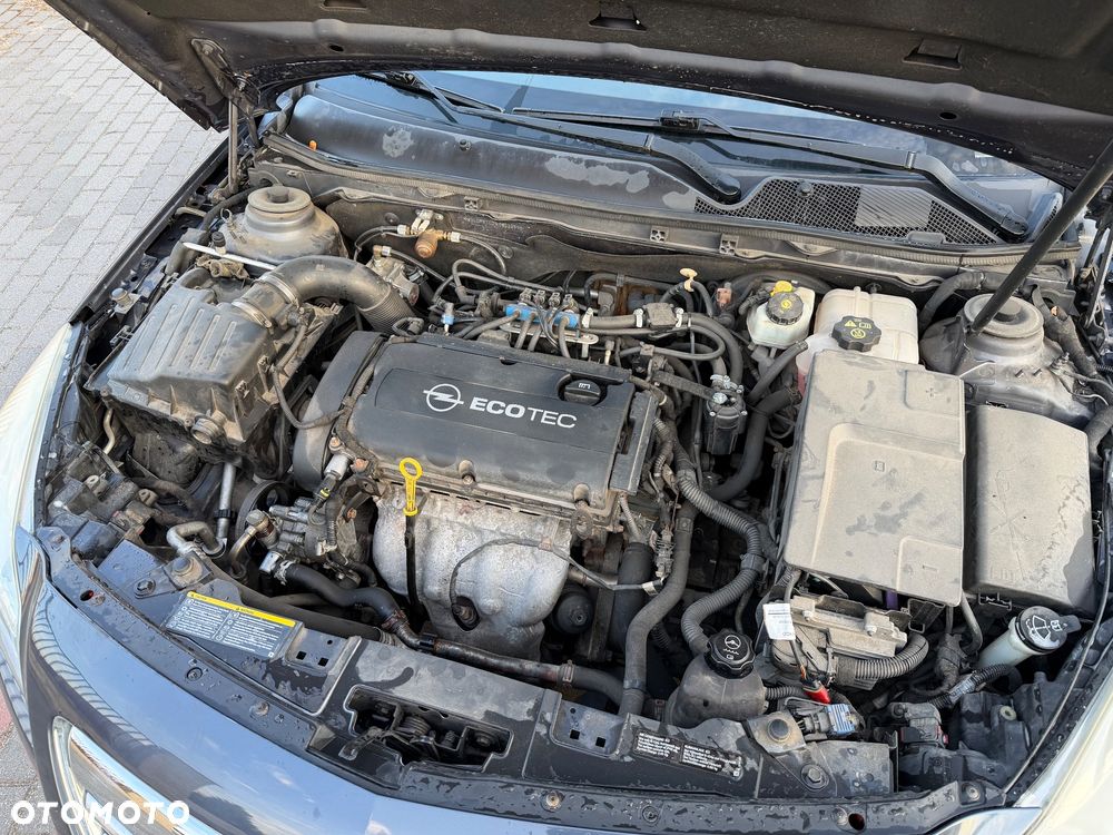 Opel Insignia 1.8 - 12