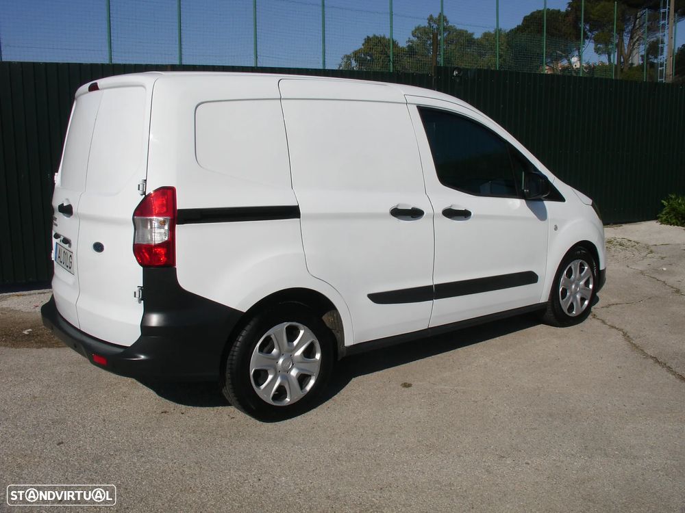 Ford transit courier - 1