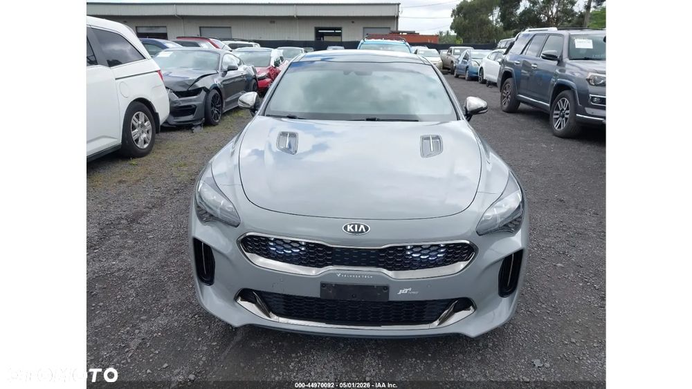 Kia Stinger - 3