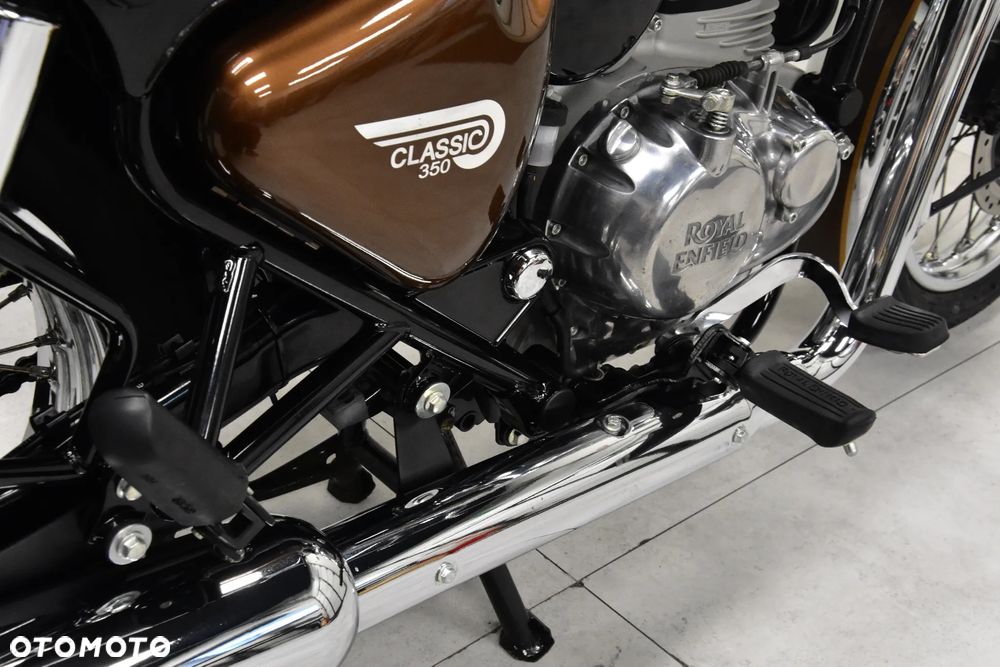 Royal Enfield Classic - 24