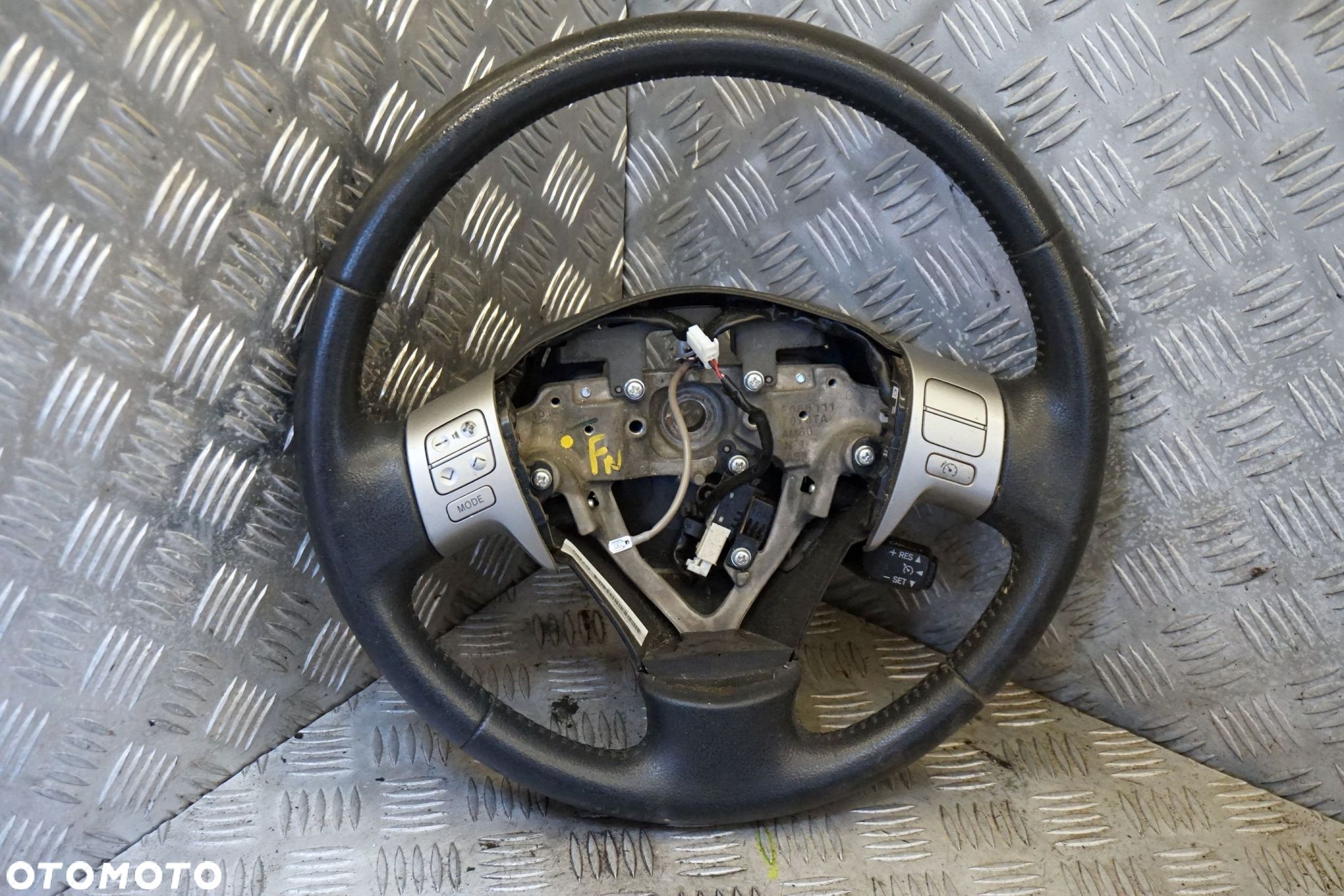 KIEROWNICA SKÓRZANA SKÓRA AURIS E15 I LIFT  TOYOTA 2009-2013 - 1
