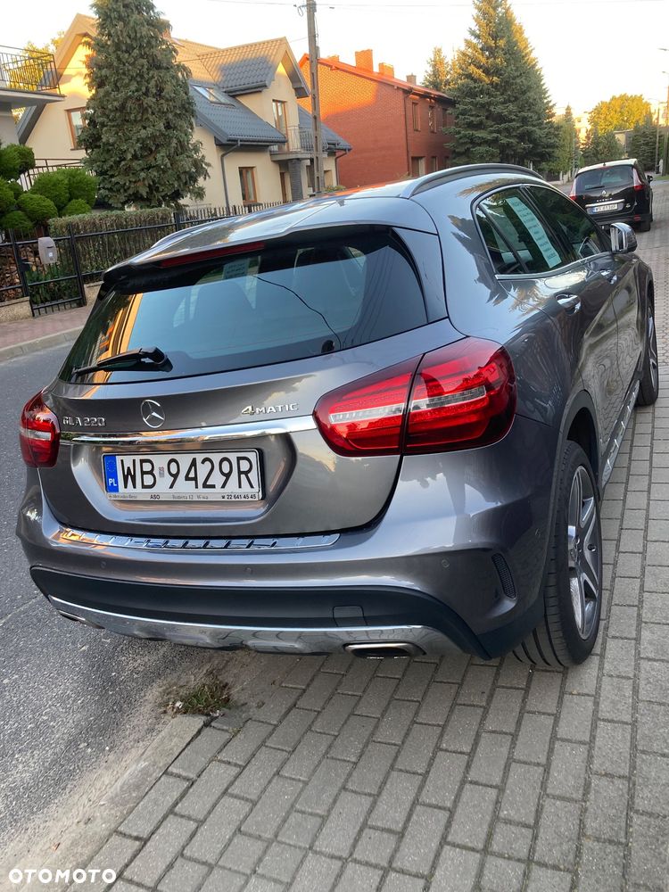 Mercedes-Benz GLA 220 4-Matic - 4