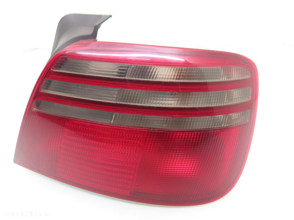 LAMPA PRAWA TYLNA HONDA ACCORD VI - 4