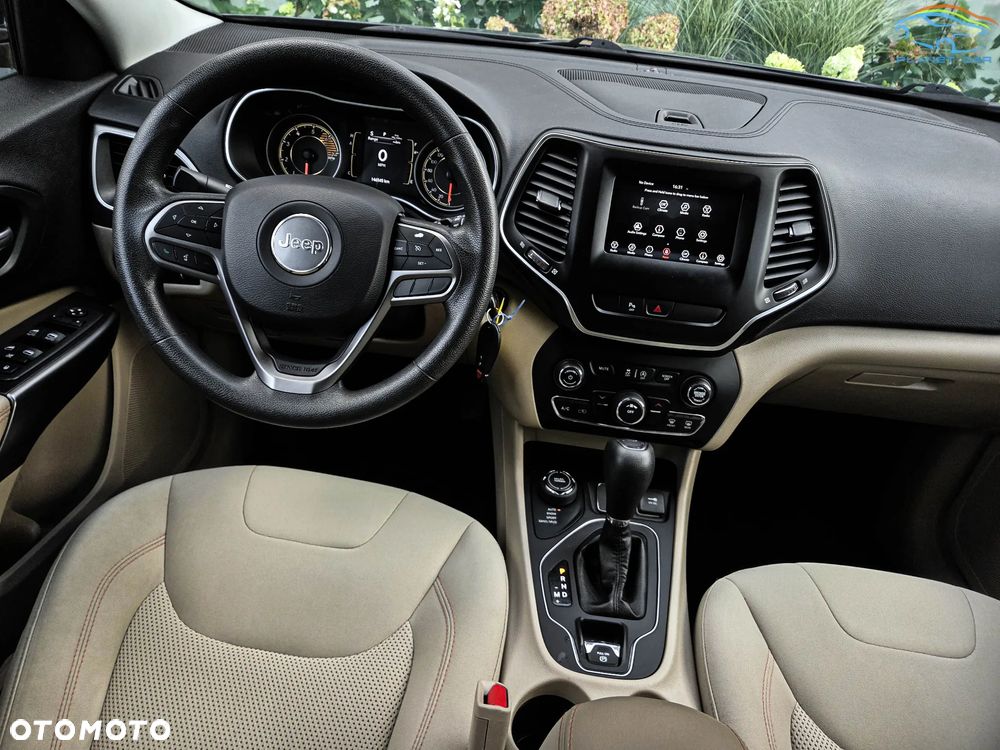 Jeep Cherokee - 21