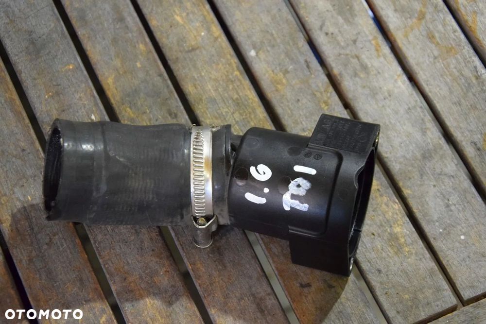 AUDI A3 8P LIFT 1.6 TDI Króciec tłumik turbiny 03L131111J - 1