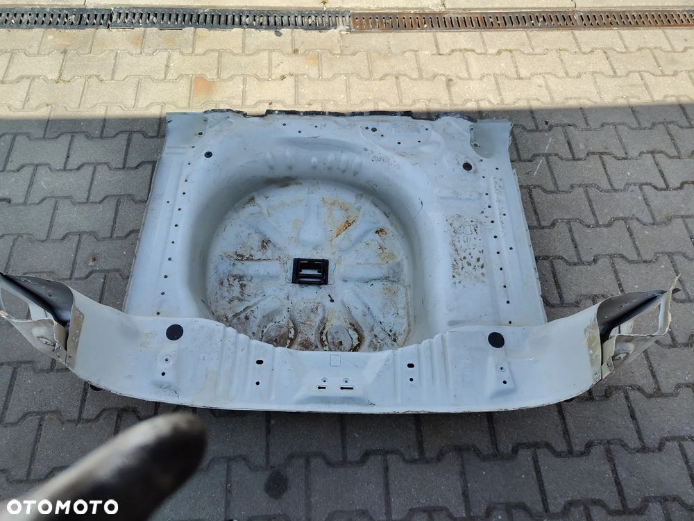 Peugeot 2008 2013-2019 pas tyl podłoga wanna - 1