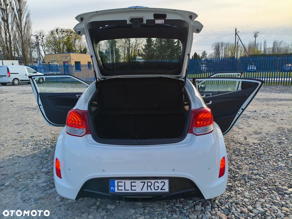 Hyundai Veloster 1.6 Premium - 12