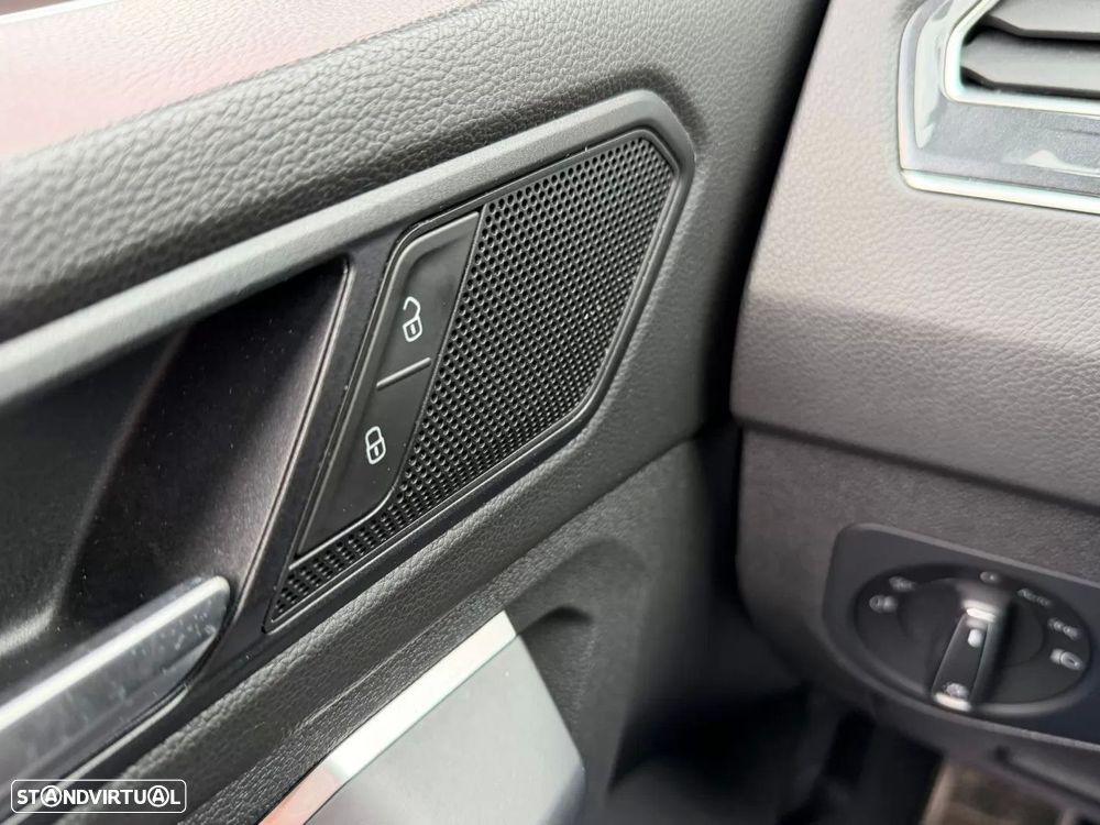 VW Tiguan 2.0 TDI R-Line DSG - 15