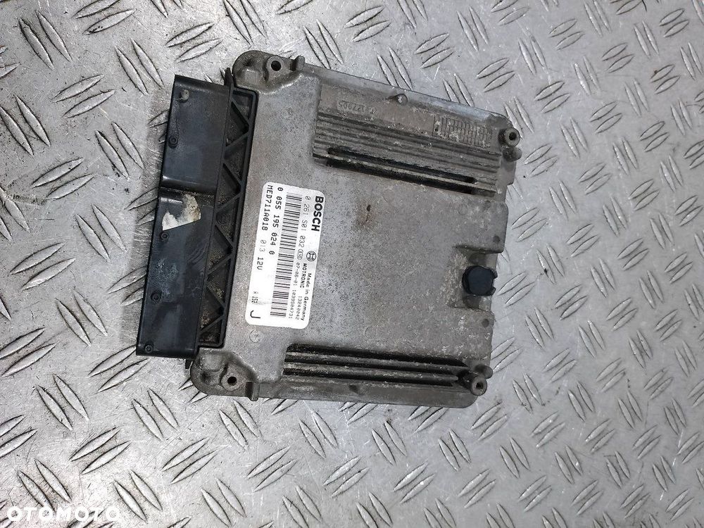 KOMPUTER, STEROWNIK ALFA ROMEO GT 00551950240 0261S01032  MED711A018 - 1