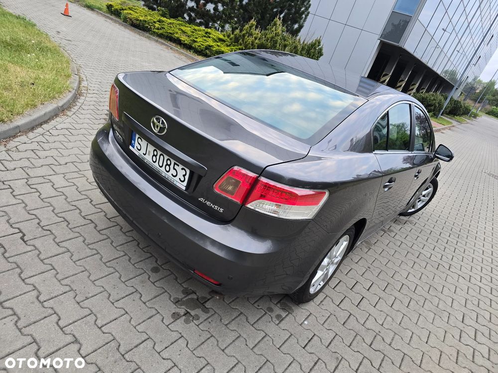 Toyota Avensis 2.0 D-4D Luna - 25