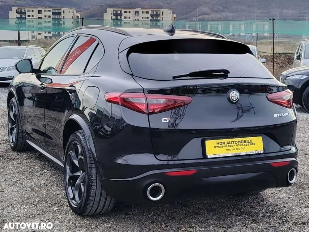 Alfa Romeo Stelvio 2.2 Diesel 16V AT8 Q4 Veloce - 10
