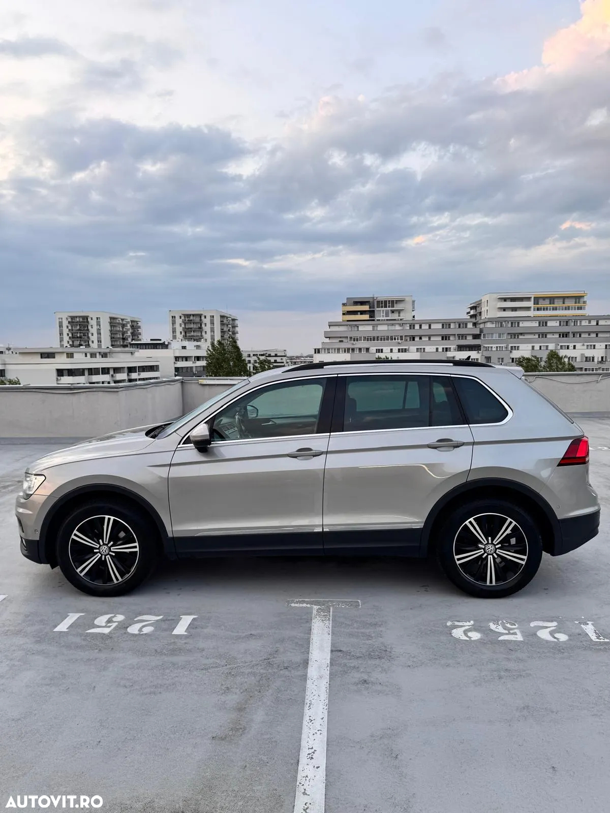 Volkswagen Tiguan 2.0 TDI 4Mot DSG Comfortline - 2