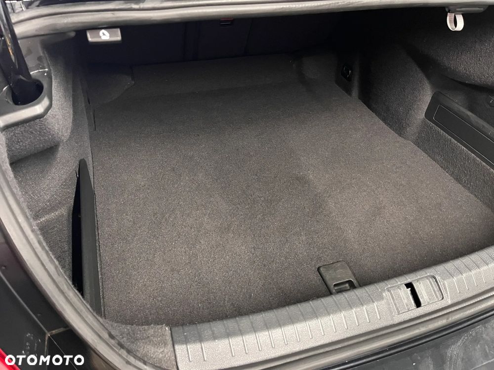 Volkswagen Passat 2.0 TSI Business DSG - 11