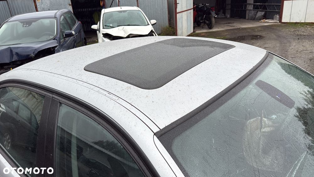 BMW Seria 3 318i - 9