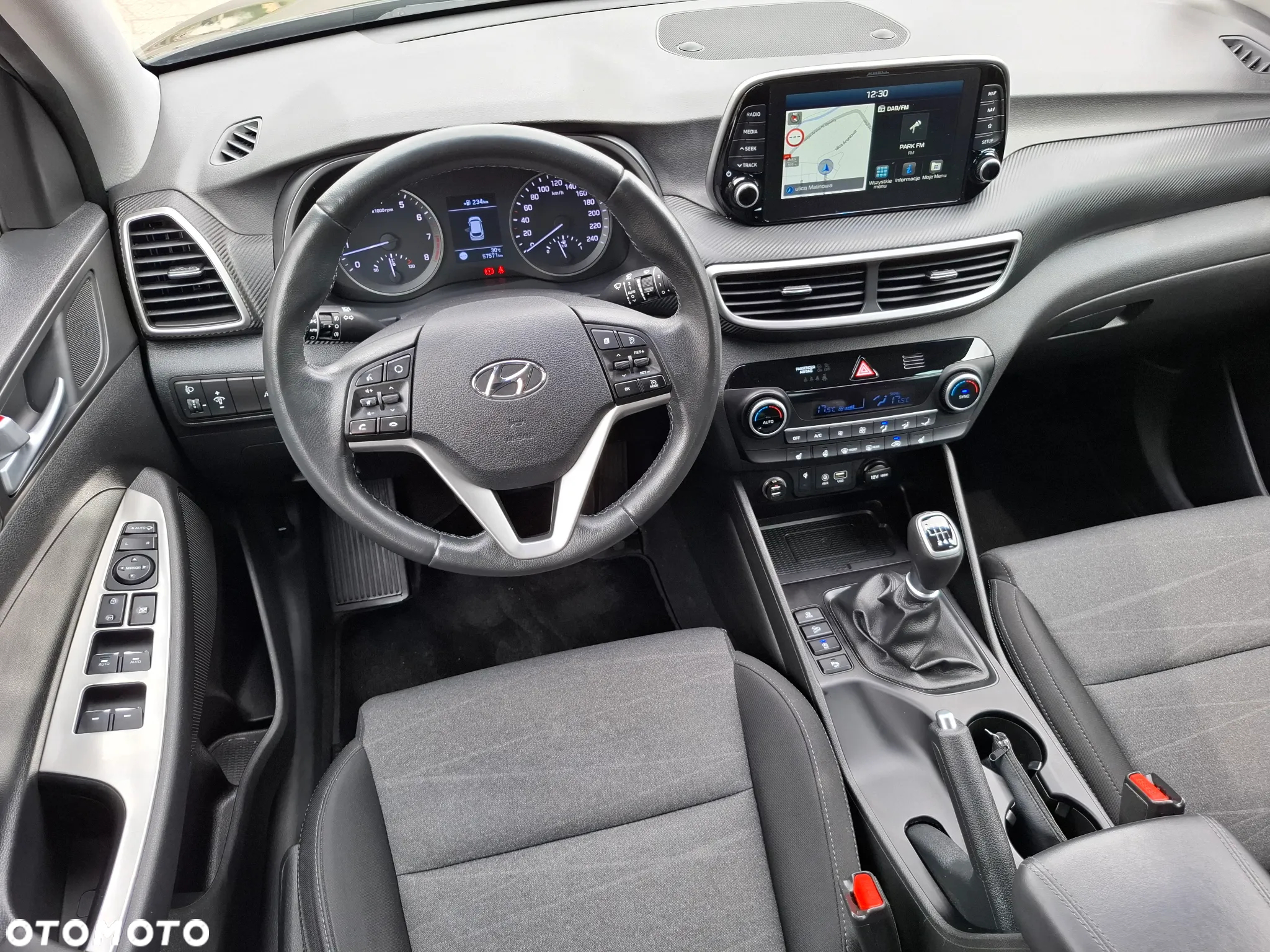 Hyundai Tucson 1.6 GDi 2WD Select - 24