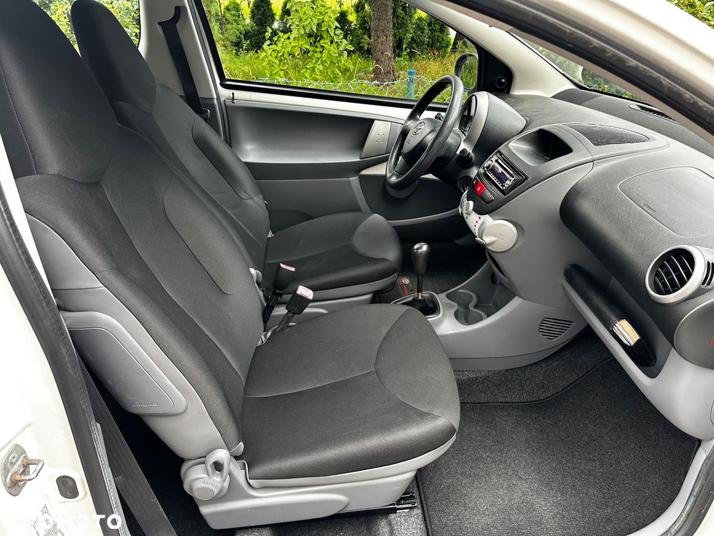 Toyota Aygo Standard - 10