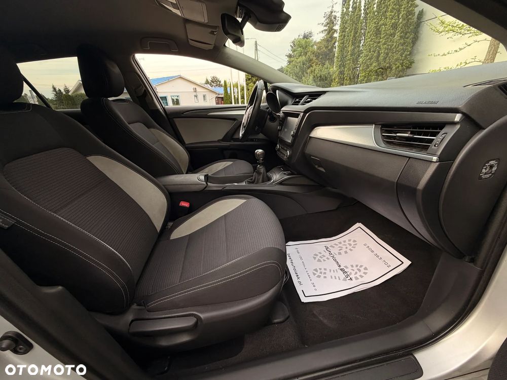Toyota Avensis 2.0 Prestige MS - 26