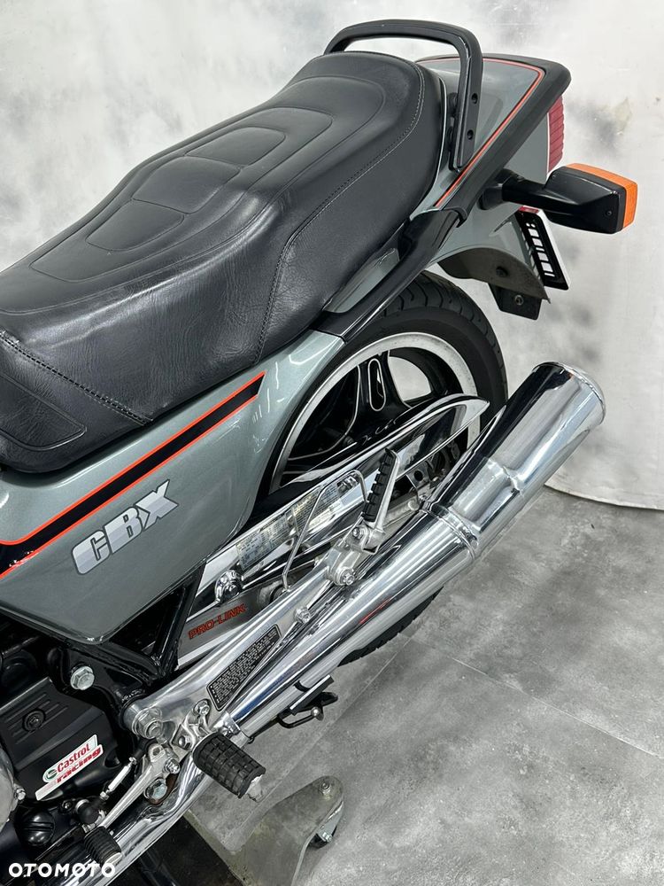 Honda CBX - 12