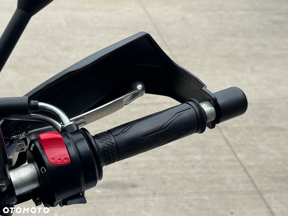 Suzuki V-STROM - 9