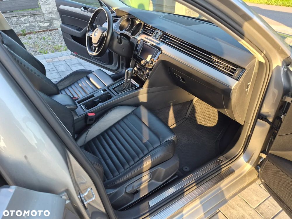 Volkswagen Passat 2.0 TDI SCR 4Mot DSG Highline - 6