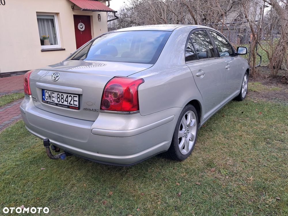 Toyota Avensis 2.0 D-4D - 6