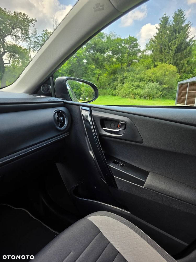 Toyota Auris Hybrid 135 Premium - 9
