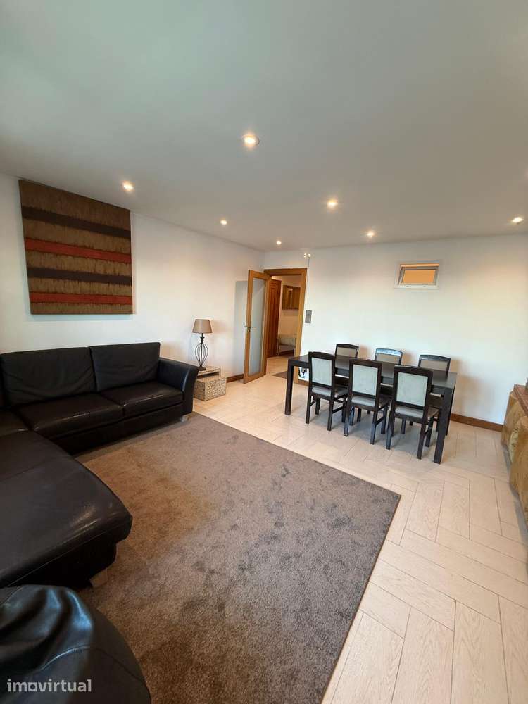T3 com 3 Suites | Totalmente Remodelado e Mobilado | Centro de Gaia CO - Grande imagem: 2/17
