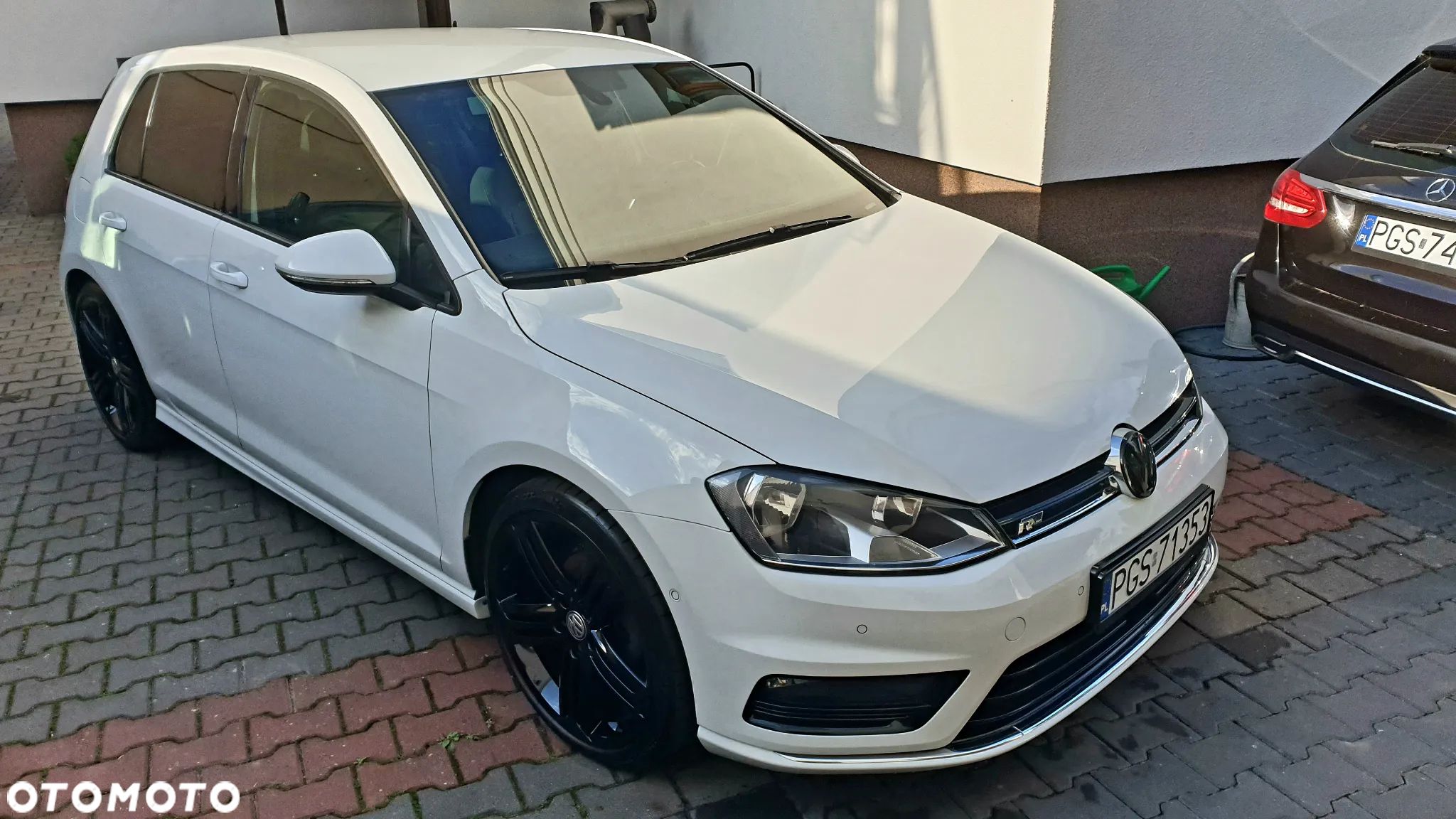Volkswagen Golf - 1
