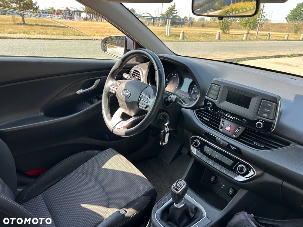 Hyundai i30 1.5 DPI Classic + - 14