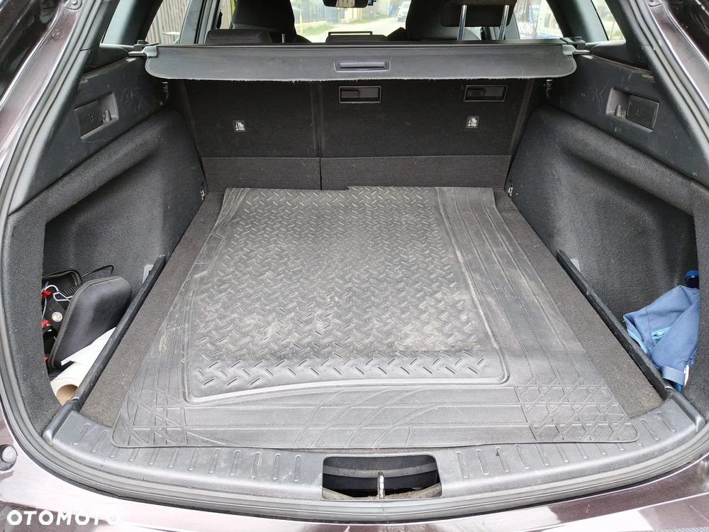 Toyota Corolla 1.8 Hybrid Comfort - 12