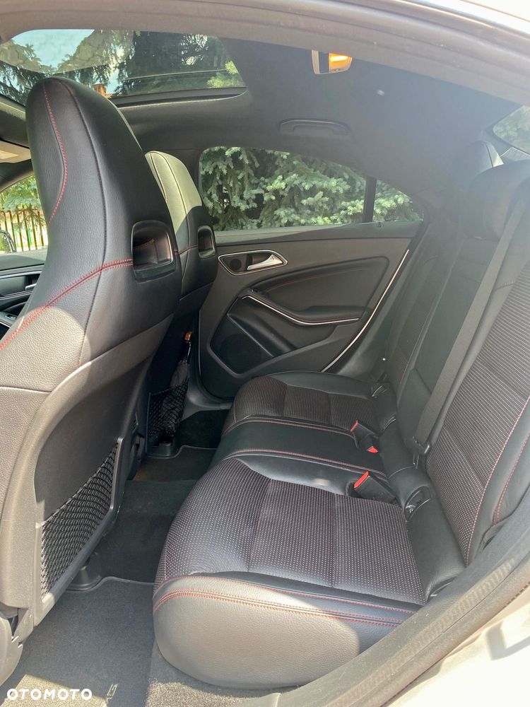 Mercedes-Benz CLA 250 4-Matic AMG Line - 7
