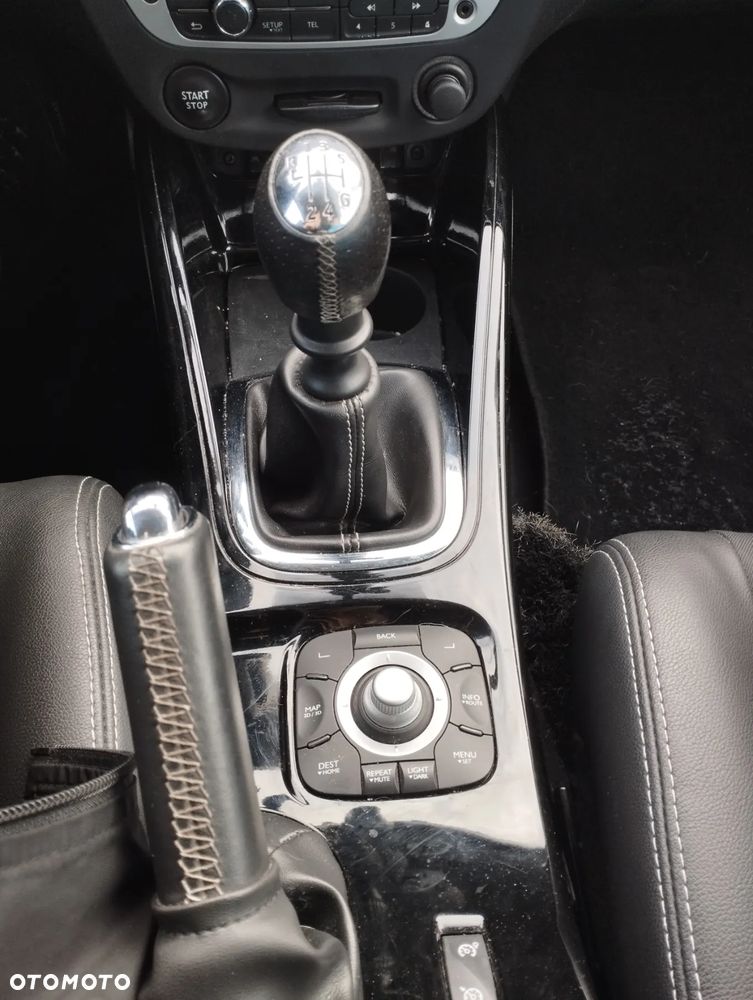 Renault Megane ENERGY TCe 115 Start & Stop Bose Edition - 24