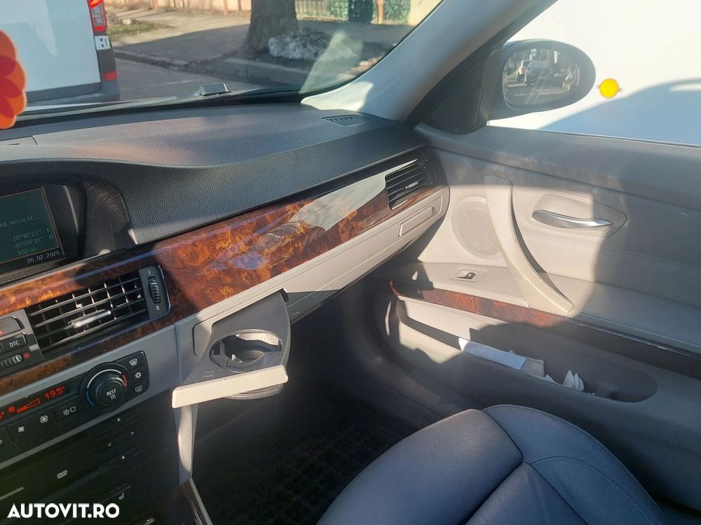 BMW Seria 3 325i - 16