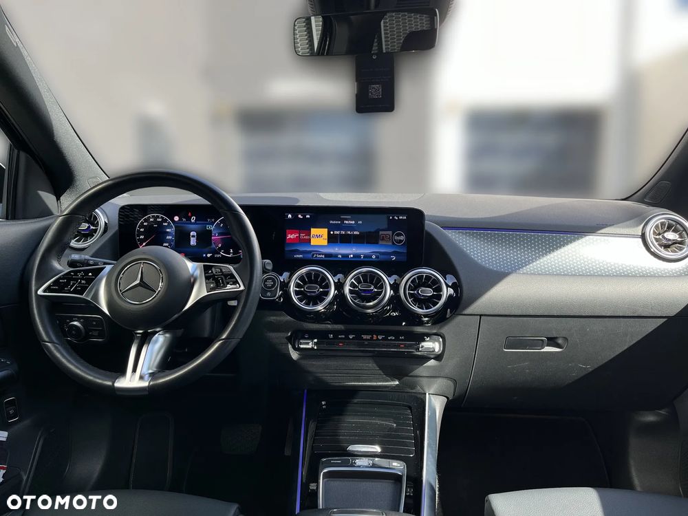 Mercedes-Benz GLA - 15