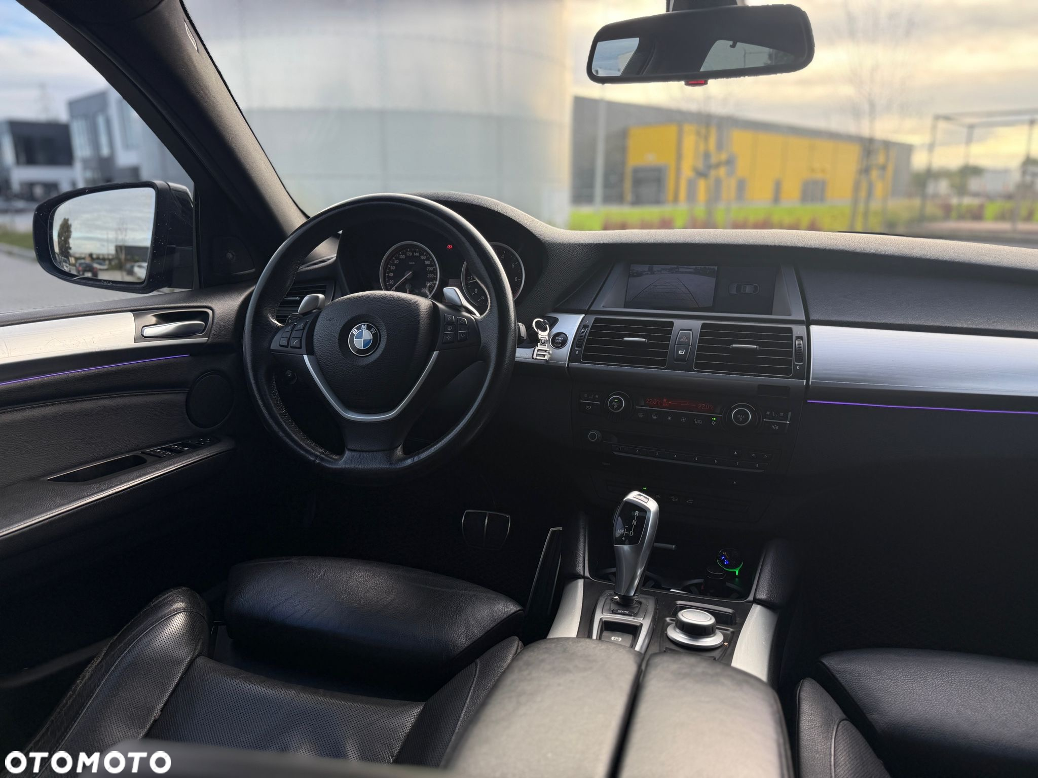 BMW X6 xDrive50i - 13