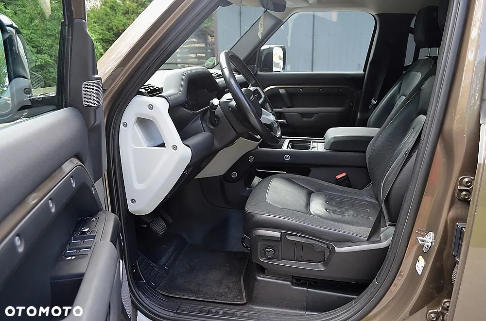 Land Rover Defender 2.0 D240 S - 13