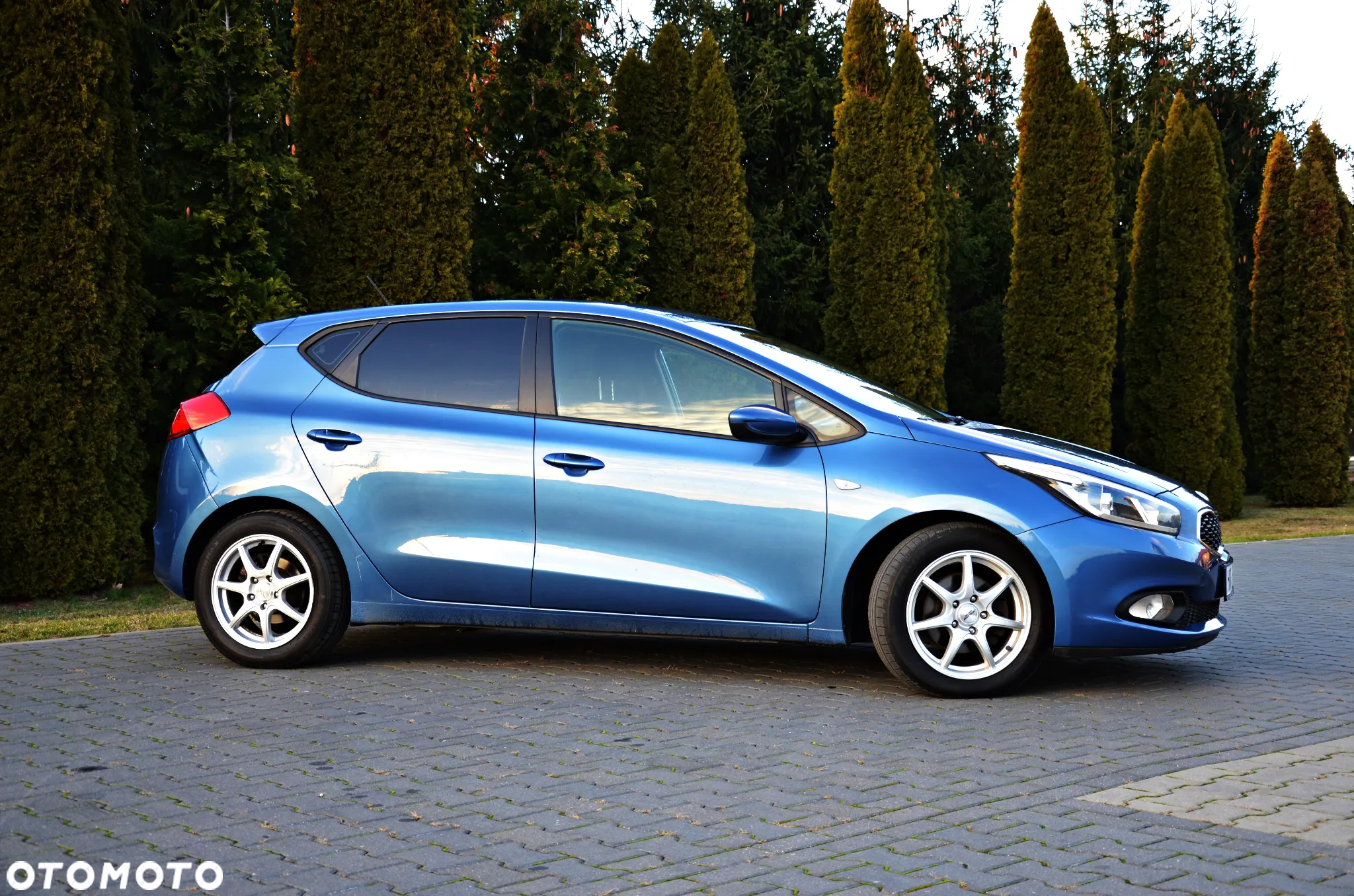 Kia Ceed - 11