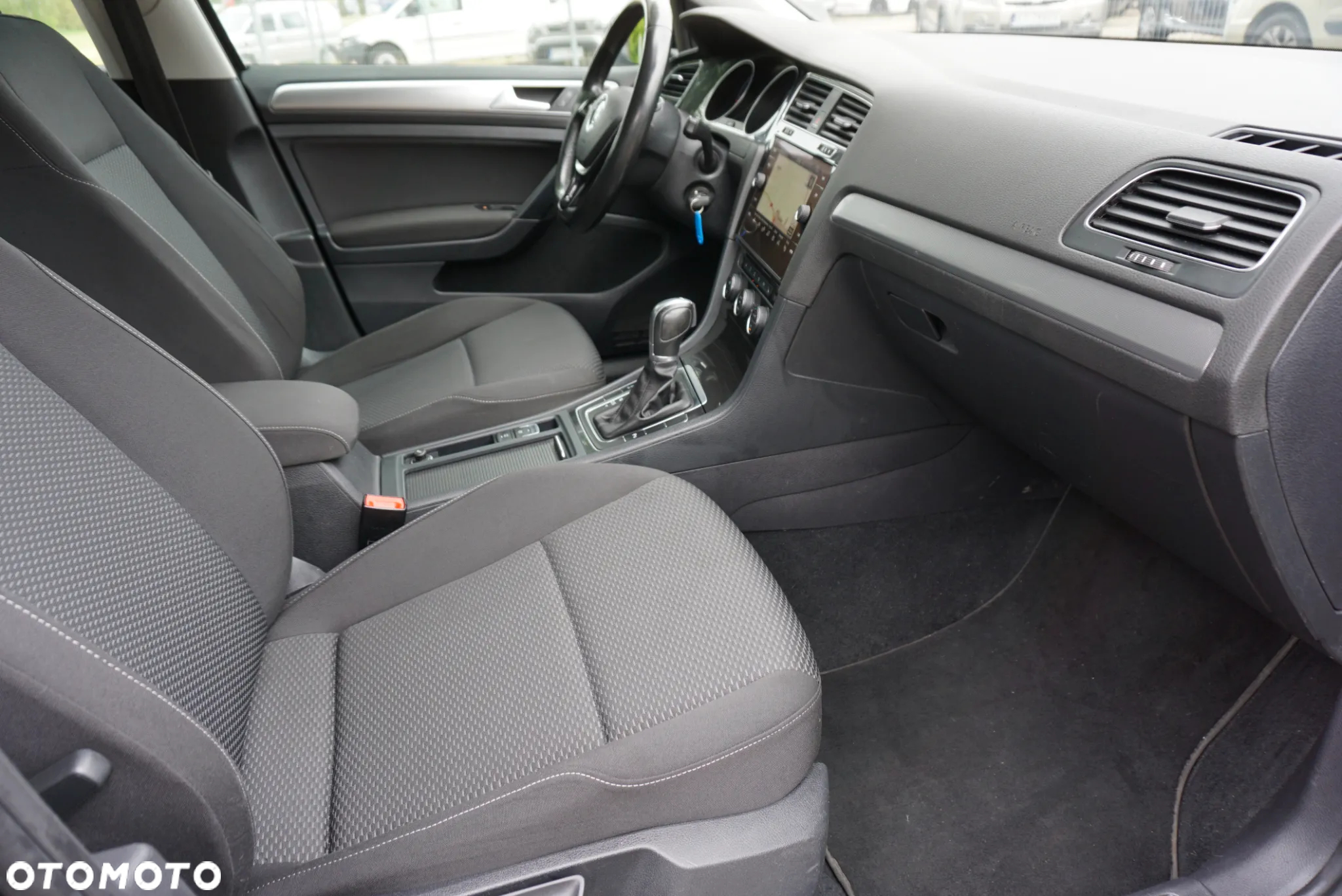 Volkswagen Golf Variant 1.6 TDI SCR DSG Trendline - 16