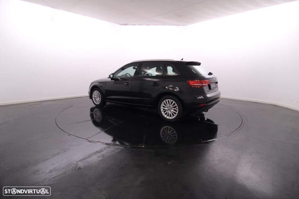 Audi A3 Sportback 1.6 TDI - 4